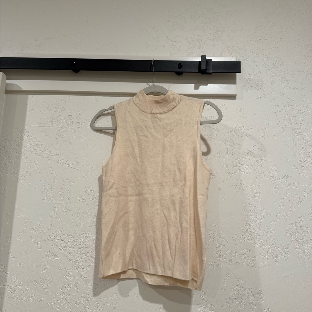 Marled Cream Sleeveless Mock neck Sweater  Size Medium